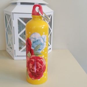 Pioneer woman water bottle brand new - never used